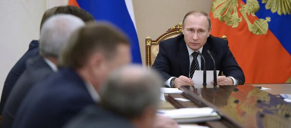 Президент РФ В. Путин встретился с российскими нефтяниками Президент РФ В. Путин встретился с российскими нефтяниками - Sputnik Грузия