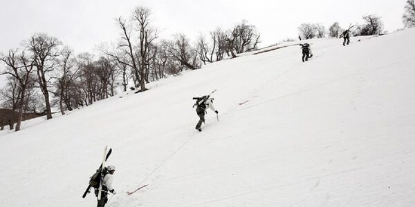 Учения школы горной подготовки  - Sputnik Грузия