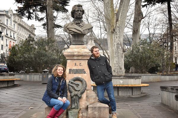 Георгий Злобин с супругой - Sputnik Грузия