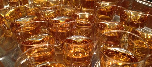 Виски в стаканах Виски в стаканах - Sputnik Грузия