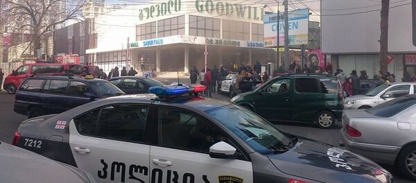 Пожар в ТЦ Гудвил в Сабуртало - Sputnik Грузия