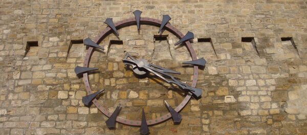 Часы на крепостной стене - Sputnik Грузия