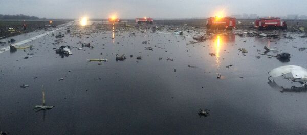 Пассажирский самолет Boeing-737-800 разбился при посадке в аэропорту Ростова-на-Дону - Sputnik Грузия