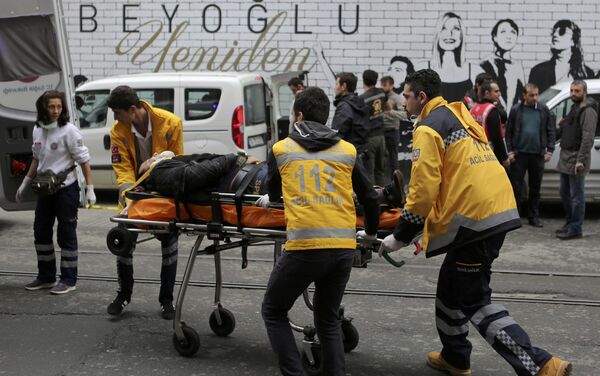 Более 20 человек получили ранения в результате нового теракта в Стамбуле. Известно о четырех погибших. - Sputnik Грузия
