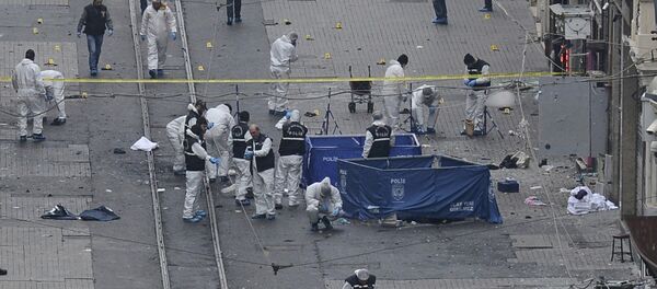 სამართალდამცველები ტერაქტის ადგილზე სტამბოლში სამართალდამცველები ტერაქტის ადგილზე სტამბოლში - Sputnik საქართველო