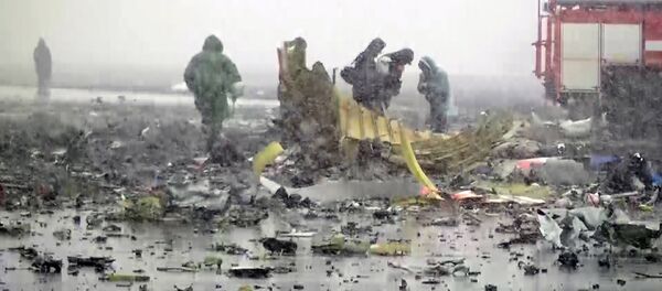 На месте крушения Boeing в Ростове-на-Дону На месте крушения Boeing в Ростове-на-Дону - Sputnik Грузия