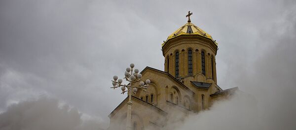 ხანძარი სამების ტაძარში ხანძარი სამების ტაძარში - Sputnik საქართველო