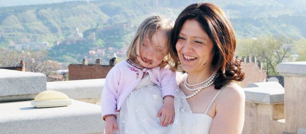 Инга Лоладзе с дочерью - Sputnik Грузия