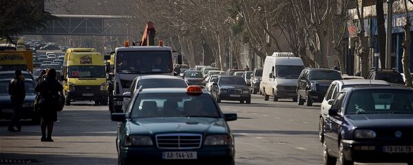 Машины на улицах Тбилиси Машины на улицах Тбилиси - Sputnik Грузия