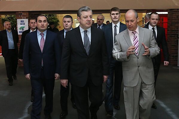 Премьер-министр Грузии и члены грузинской делегации во время посещения Парка высоких технологий в Минске. - Sputnik Грузия