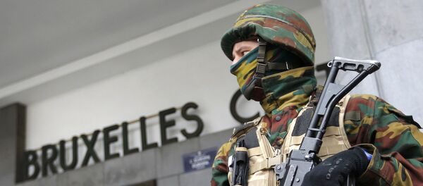 ბელგიის ძალოვანი სტრუქტურების თანამშრომელი ბრიუსელში მეტროსადგურს იცავს ბელგიის ძალოვანი სტრუქტურების თანამშრომელი ბრიუსელში მეტროსადგურს იცავს - Sputnik საქართველო