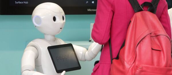 რობოტი ტოკიოს ერთ–ერთ მაღაზიაში, რომელიც კლიენტებს ემსახურება რობოტი ტოკიოს ერთ–ერთ მაღაზიაში, რომელიც კლიენტებს ემსახურება - Sputnik საქართველო