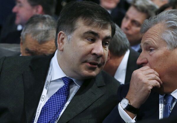 Саакашвили, Джеймс Бонд и Ахмадинежад: ТОП-5 приключений с галстуком Саакашвили, Джеймс Бонд и Ахмадинежад: ТОП-5 приключений с галстуком - Sputnik Грузия