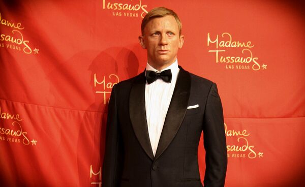 Саакашвили, Джеймс Бонд и Ахмадинежад: ТОП-5 приключений с галстуком Саакашвили, Джеймс Бонд и Ахмадинежад: ТОП-5 приключений с галстуком - Sputnik Грузия