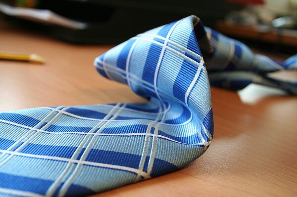 Саакашвили, Джеймс Бонд и Ахмадинежад: ТОП-5 приключений с галстуком Саакашвили, Джеймс Бонд и Ахмадинежад: ТОП-5 приключений с галстуком - Sputnik Грузия