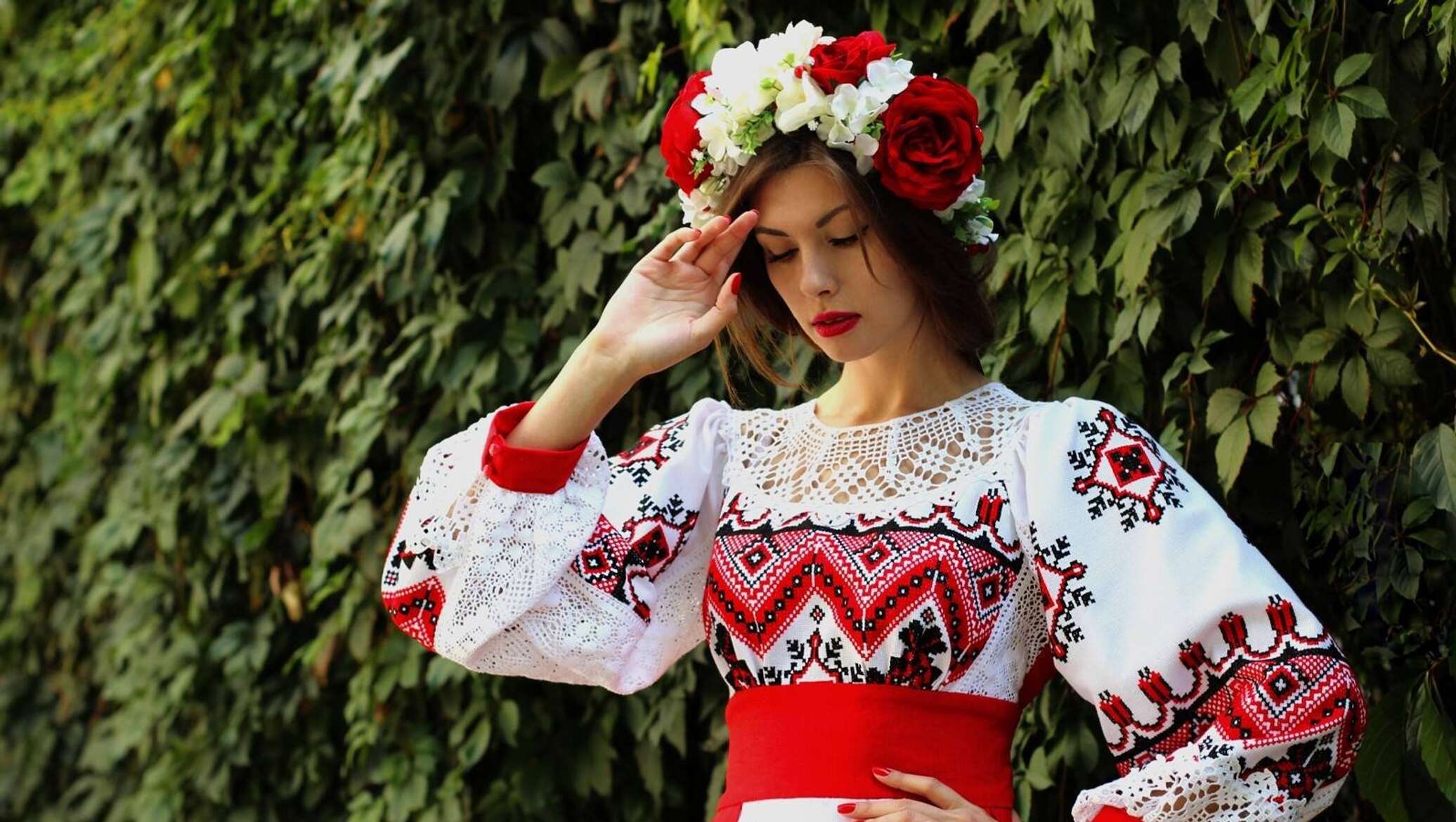 Вышиванки фото. Вышиванка. Вышиванка украинская. Виши Ванка. Украинский национальный костюм.
