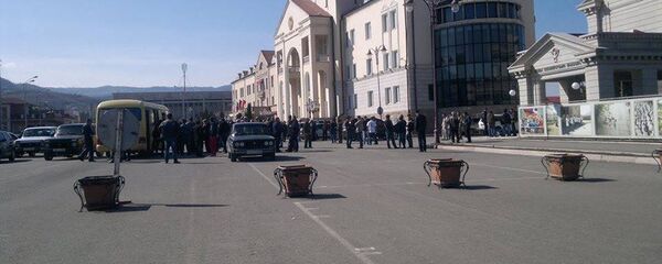 სტეფანაკერტის მოედანზე მოხალისეთა შეკრება სტეფანაკერტის მოედანზე მოხალისეთა შეკრება - Sputnik საქართველო