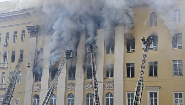 Пожар в здании Министерства обороны в Москве - Sputnik Грузия