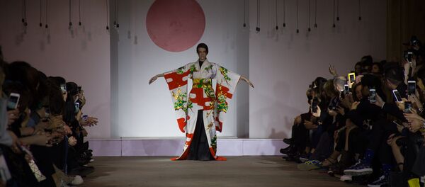 Тбилисская Неделя моды. Тако Чхеидзе на закрытии Tbilisi Fashion Week - Sputnik Грузия