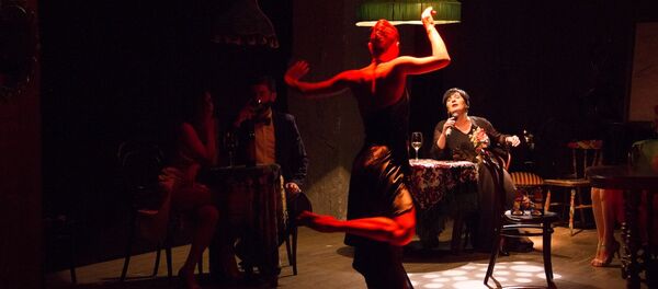 ირმა შარიქაძის პერფომანსი კოტე მარჯანიშვილის სახელობის სახელმწიფო თეატრში. ირმა შარიქაძის პერფომანსი კოტე მარჯანიშვილის სახელობის სახელმწიფო თეატრში. - Sputnik საქართველო