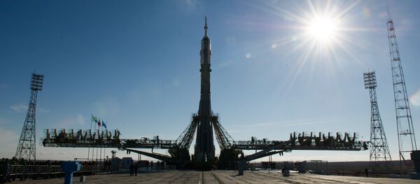 Вывоз на старт ракеты Союз-ФГ с ТПК Союз ТМА-16М Вывоз на старт ракеты Союз-ФГ с ТПК Союз ТМА-16М - Sputnik Грузия