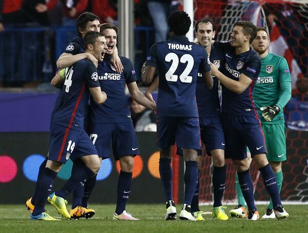 Атлетико Мадрид радуется победе в матче с Барселоной - Sputnik Грузия