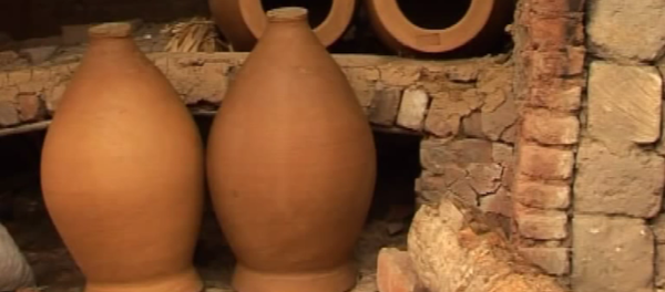 როგორ „იბადება“  ღვინის ქვევრი - Sputnik საქართველო