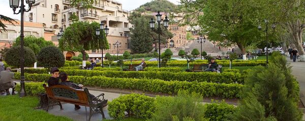 ჰეიდარ ალიევის სკვერი აბანოთუბანში ჰეიდარ ალიევის სკვერი აბანოთუბანში - Sputnik საქართველო