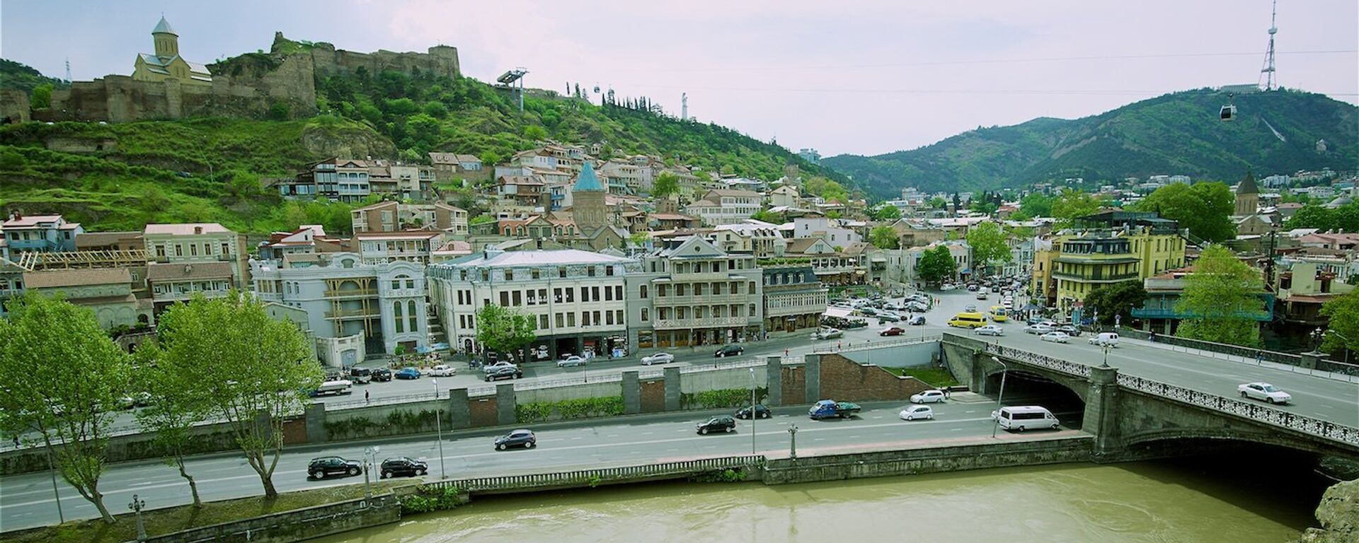 Исторический центр Тбилиси. Вид на крепость Нарикала, Майдан и гору Мтацминда - Sputnik Грузия, 1920, 01.10.2020