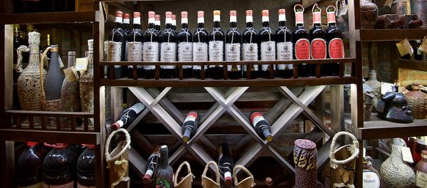 В одном из тбилисских винных магазинов - Sputnik Грузия