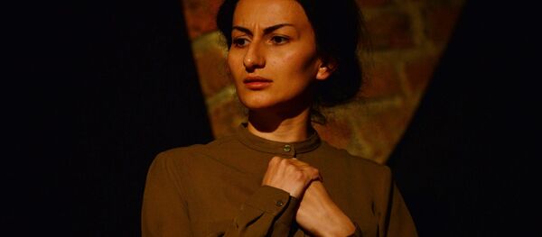 Tilde-ს თეატრის მსახიობი Tilde-ს თეატრის მსახიობი - Sputnik საქართველო