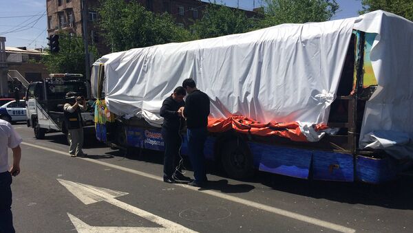 В Ереване взорвался автобус - Sputnik Грузия