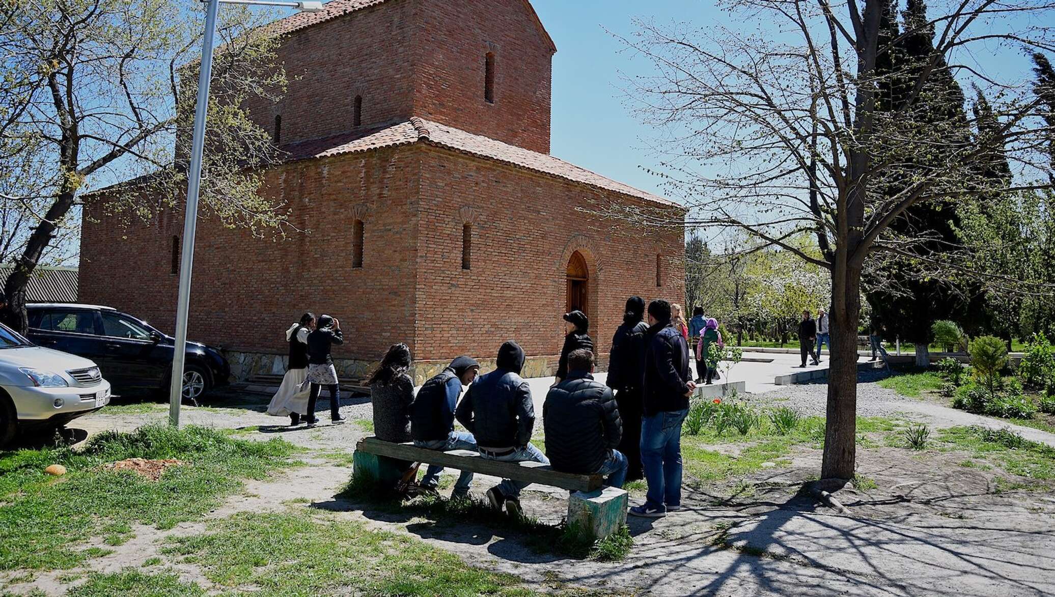 Грузия вероисповедание. Дзвели Канда храм в Грузии. Монастырь 13 Ассирийских отцов в Грузии. Монастырь тринадцати Ассирийских отцов Грузия. Старо-кандский монастырь в Грузии.