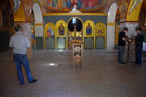 Внутреннее убранство Кандского монастыря имени тринадцати ассирийских отцов. - Sputnik Грузия
