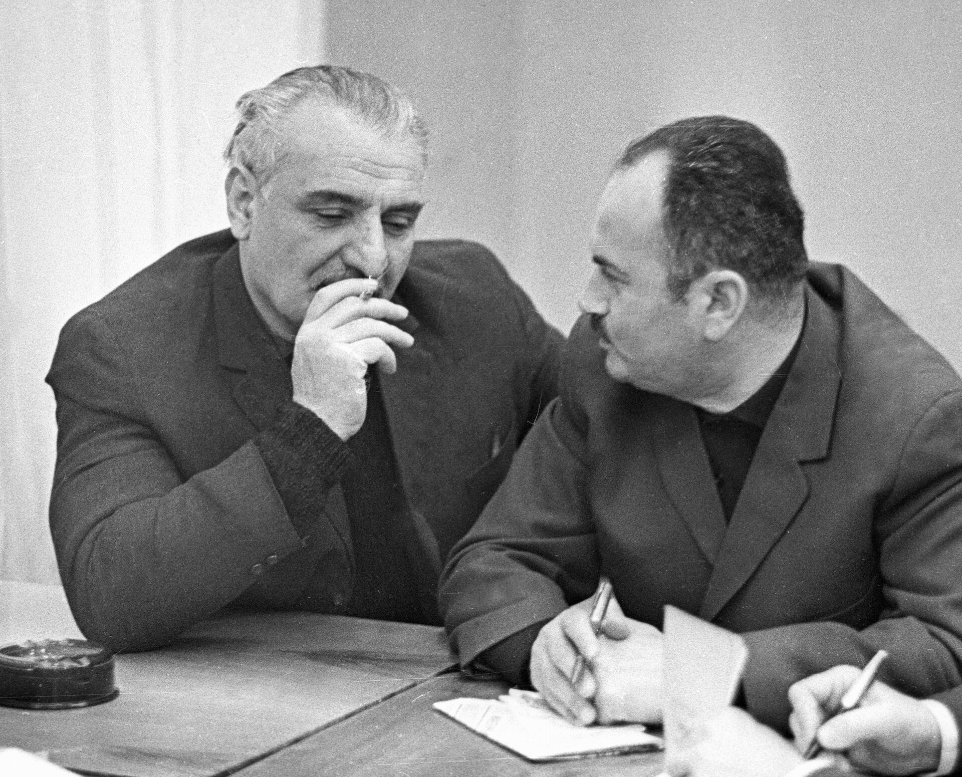 Кинорежиссер Чхеидзе и актер Закариадзе - Sputnik Грузия, 1920, 06.05.2022