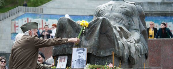 Пвмятник Неизвестному солдату в парке Ваке - Sputnik Грузия