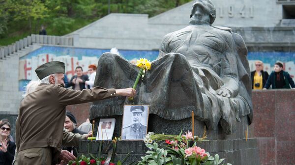 Памятник Неизвестному Солдату в парке Ваке - Sputnik Грузия