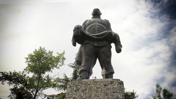 Памятник Отцу солдата в Гурджаани - Sputnik Грузия