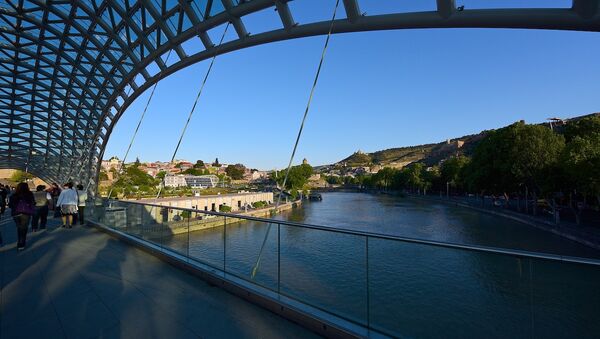 Вид на Тбилиси с моста Мира - Sputnik Грузия