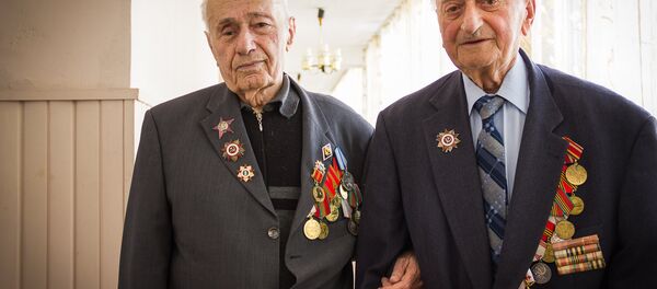 Ветераны Шалва Божадзе и Давид Джишкариани - Sputnik Грузия