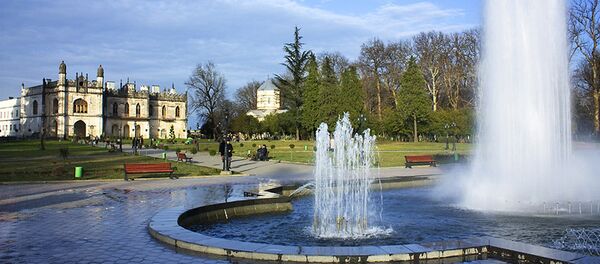 Фонтан на территории дворца князей Дадиани, Зугдиди - Sputnik Грузия