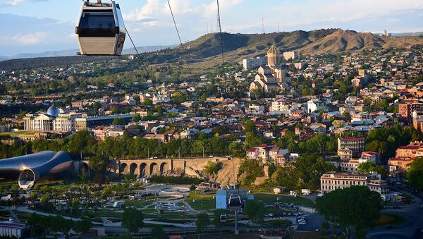 Вид на Тбилиси с верхней станции канатной дороги - Sputnik Грузия