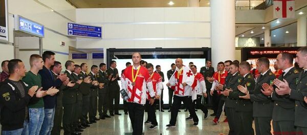 ძლიერთა თამაშების პრიზიორებს აქეროპორტში კოლეგები დახვდნენ ძლიერთა თამაშების პრიზიორებს აქეროპორტში კოლეგები დახვდნენ - Sputnik საქართველო