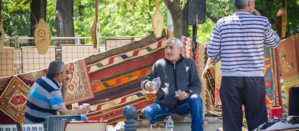 მშრალ ხიდზე მოვაჭრეები მშრალ ხიდზე მოვაჭრეები - Sputnik საქართველო