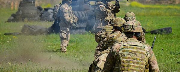 Полевые стрельбы в рамках учений Достойный партнер - Sputnik Грузия