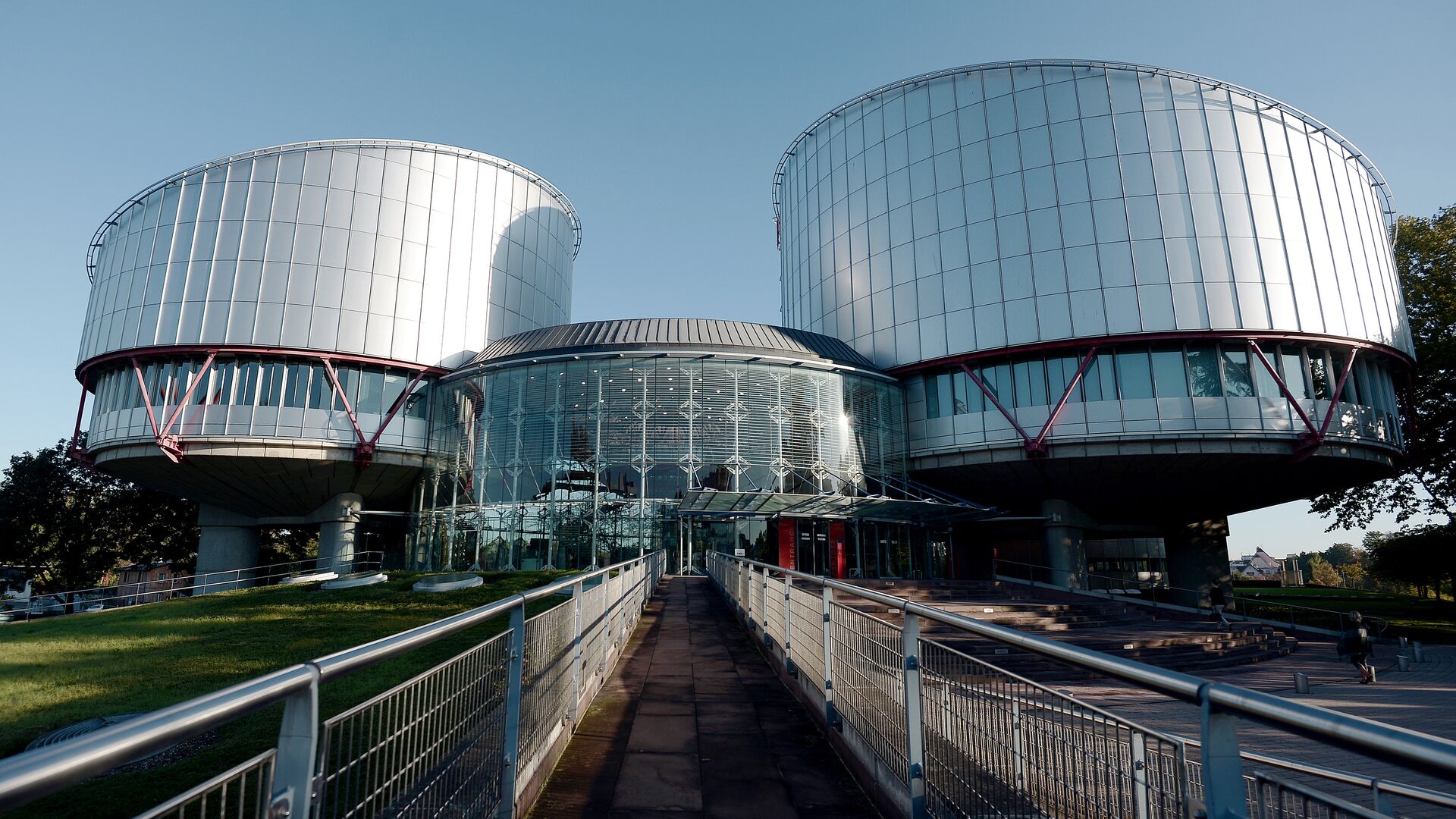 Штаб-квартира Европейского суда по правам человека в Страсбурге - Sputnik Грузия, 1920, 01.04.2022