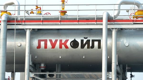 Пункт подготовки нефти компании Лукойл - Sputnik Грузия