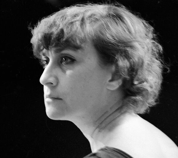 Народная артистка Грузинской ССР Софико Чиаурели. Архивное фото. - Sputnik Грузия