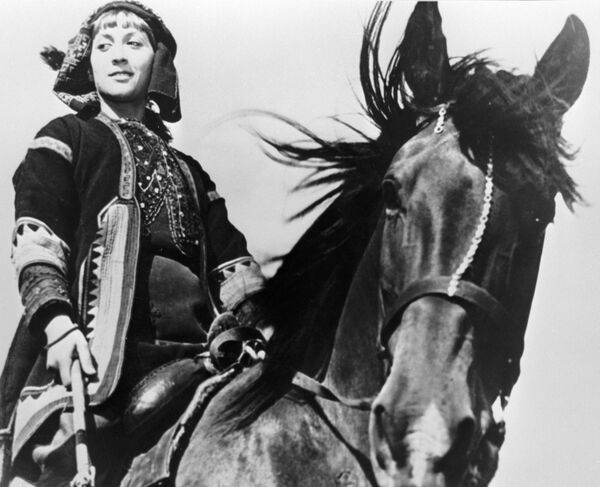 Грузинская актриса Софико Чиаурели в фильме Хевсурская балллада. - Sputnik Грузия