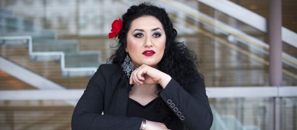 ანიტა რაჭველიშვილი და ნიკოლოზ რაჭველი სცენაზე ანიტა რაჭველიშვილი და ნიკოლოზ რაჭველი სცენაზე - Sputnik საქართველო